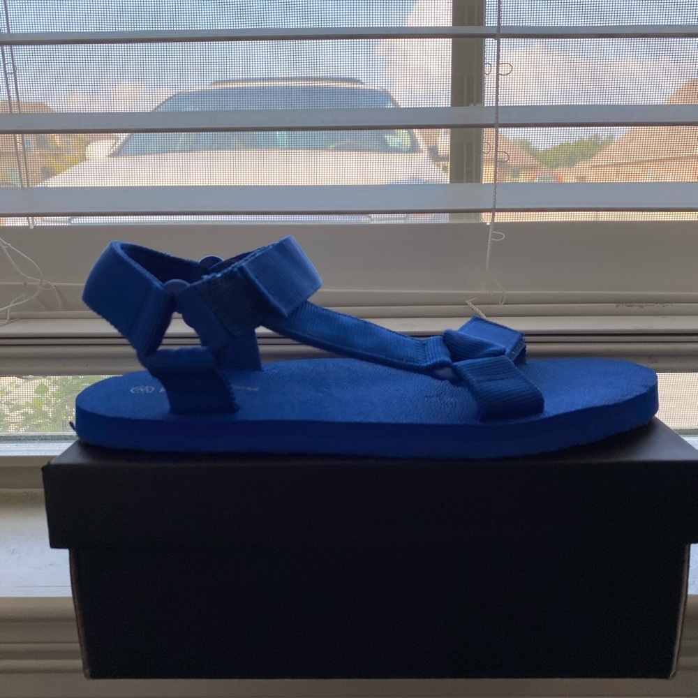 strap sandals